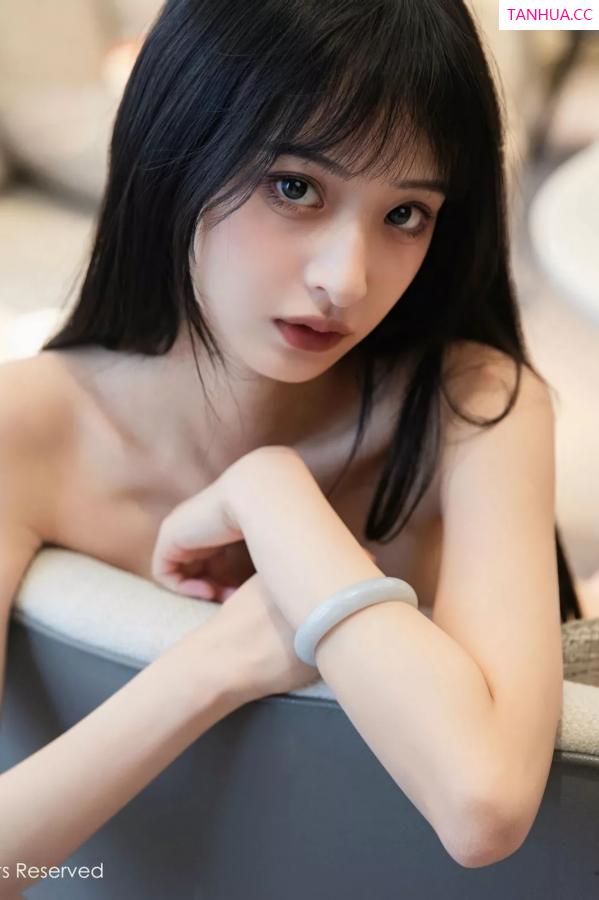   [XiuRen]高清写真图 2025.05.08 No.10247 茂木希子 橙色T恤第55张图片